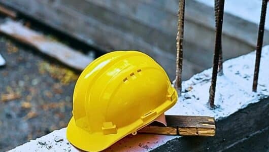 How Contractors Can Avoid Legal Pitfalls with a Construction Defects Attorney